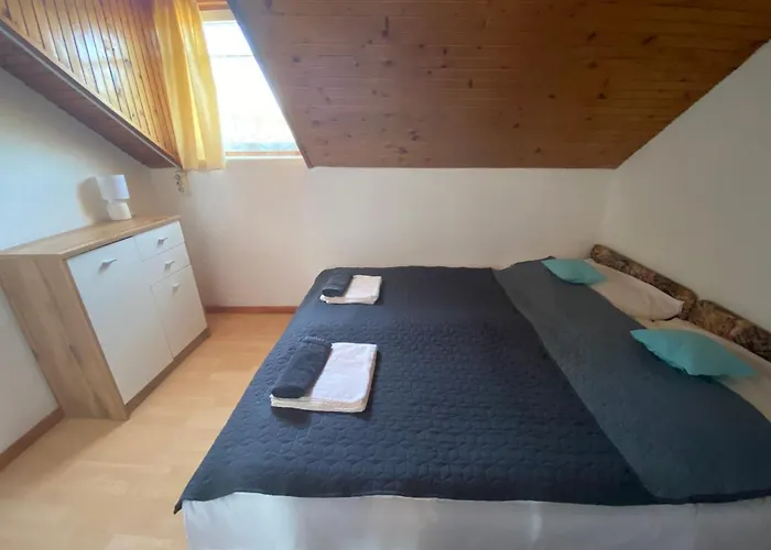 Kek Nefejelcs Lejlighed